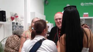 Cardenal Carlos Osoro en el centro de día Concepción Jerónima