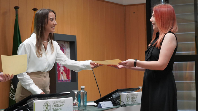 Entrega de títulos UCV