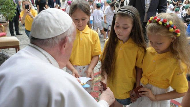 Papa y niñas ucranianas