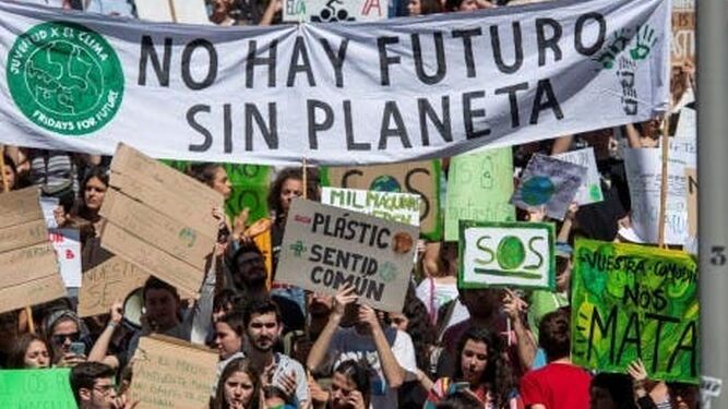 Manifestación de estudiantes en defennsa del medio ambiente