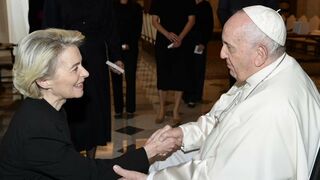 Francisco, con Von der Leyen