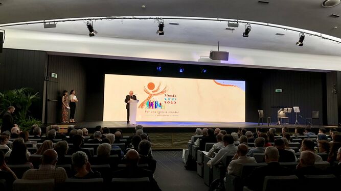 Apertura de la Asamblea Sinodal en la Fundación Pablo VI