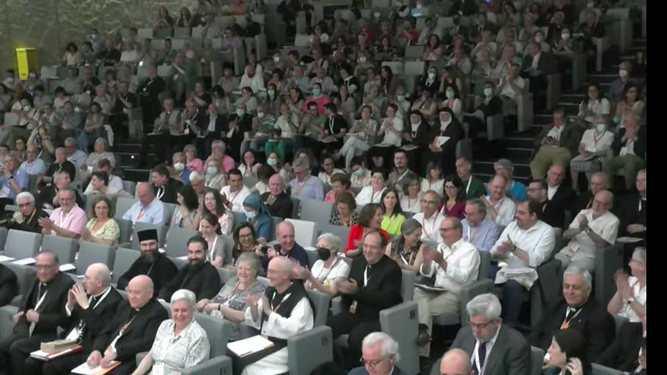 Centenares de participantes en la Asamblea Sinodal
