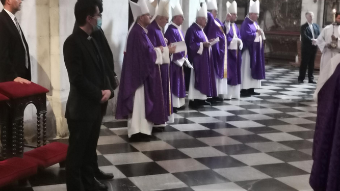 Obispos en el entierro de Don Gabino