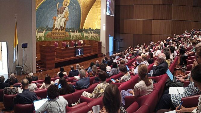 Participantes en el congreso de nuevos movimientos en la Lateranense