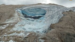 El glaciar de la Marmolada, en los Alpes