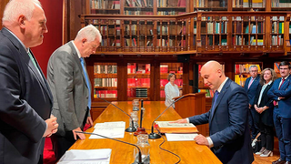 Asier Perallos jura su cargo