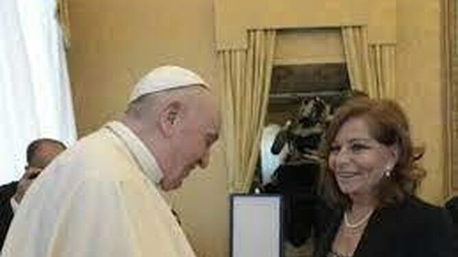 Francisco con la periodista Valentina Alazraki
