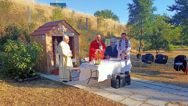 El cardenal Osoro preside la ceremonia por el aniversario del fallecimiento del P. Garralda