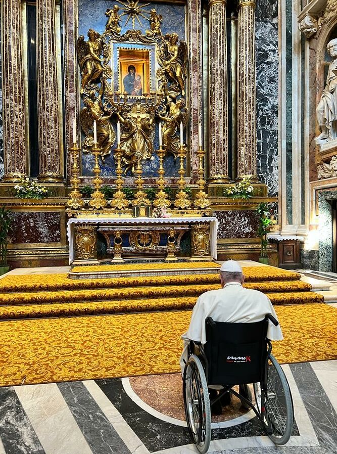 El Papa visita Santa María la Mayor antes de partir hacia Canadá