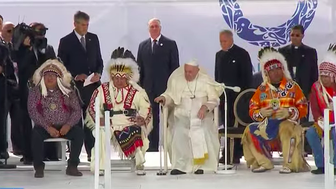 Líderes de los pueblos originarios con el Papa Francisco