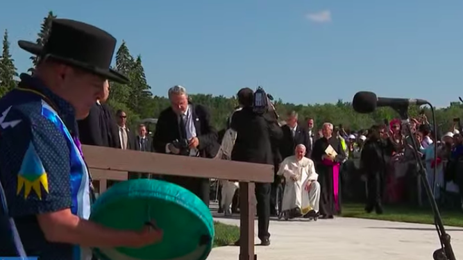 Francisco llegó al lago de Santa Ana