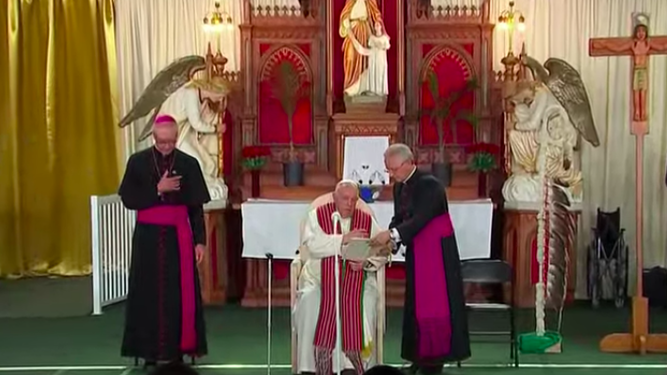 El Papa, durante la liturgia de la Palabra