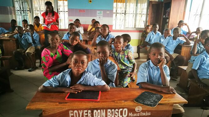 Menores en la escuela en Benin