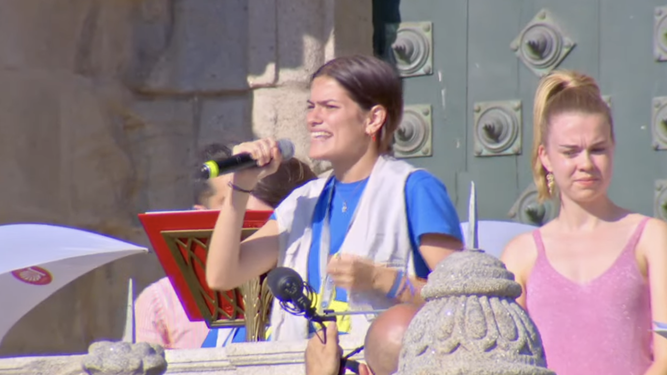 Intervención de una de las voluntarias de la PEJ22