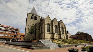 Bélgica: un cura flamenco se niega a enterrar a una pequeña de dos años y medio porque era francófona