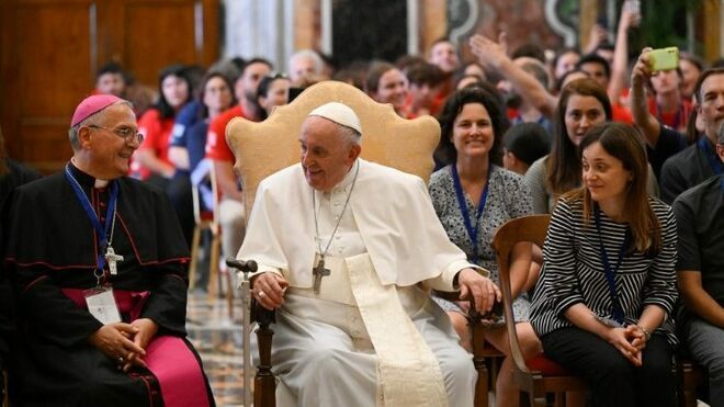 El Papa, con los jóvenes del campamento Alpha