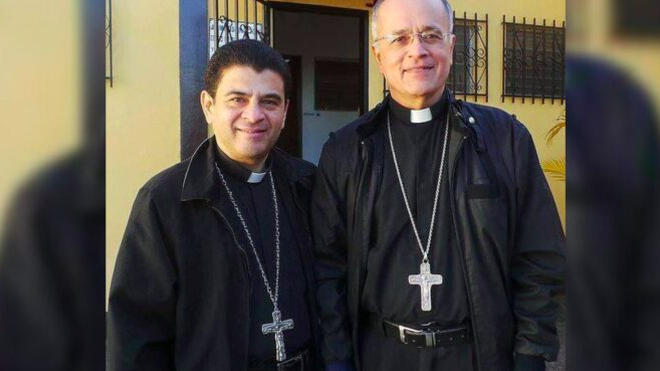 Silvio Báez, junto a Rolando Álvarez