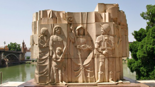 Monumento a fray Bartolomé de las Casas en Sevilla