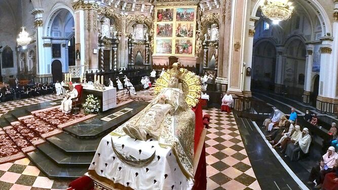 Misa solemne de la Asunción en la catedral de Valencia