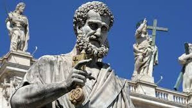 Escultura de San Pedro en el Vaticano