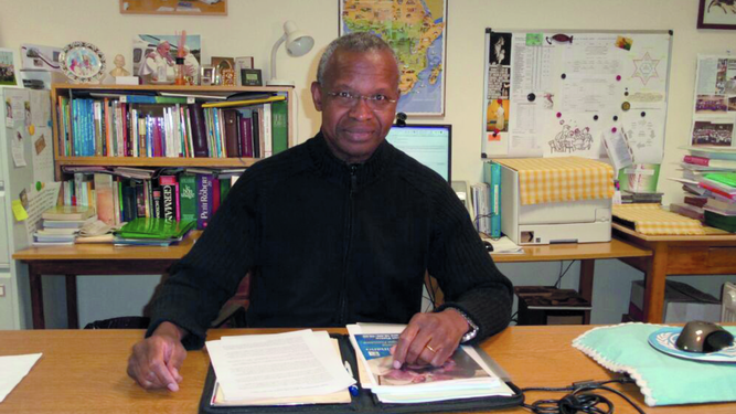 Richard Kuuia Baawobr, cuando era superior general de los Padres Blancos