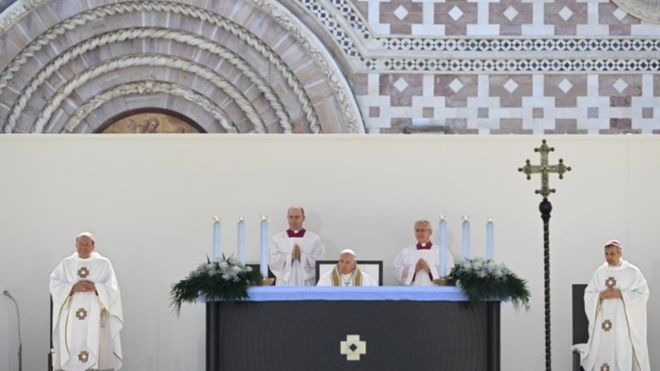 El Papa en L'Aquila