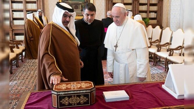 El Papa, con el rey de Bahréin