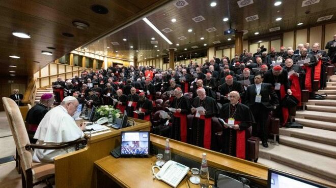 El Papa, con los cardenales de todo el mundo