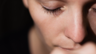 No todos los ojos cerrados duermen, ni todos los ojos abiertos, ven