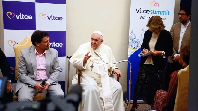 Francisco, a los artistas: "Ustedes son predicadores de la belleza"