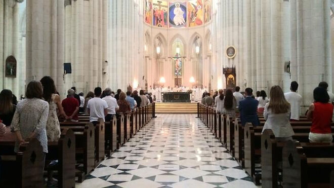 Misa de comienzo de curso en la catedral de la Almudena