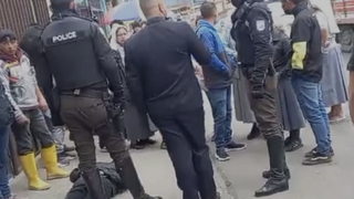 Las religiosas, con la policía y uno de los ladrones