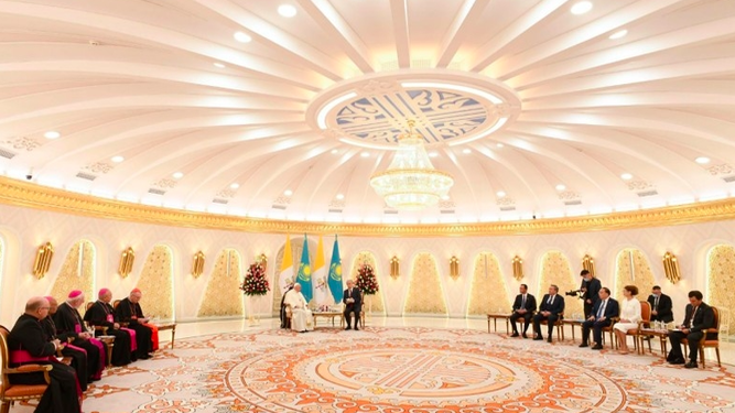 Encuentro de ambas recepciones en el palacio de Nursultan
