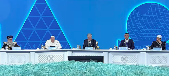 Francisco, junto a otros líderes religiosos