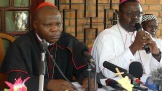 Cardenal Dieudonné Nzapalainga, a la izda