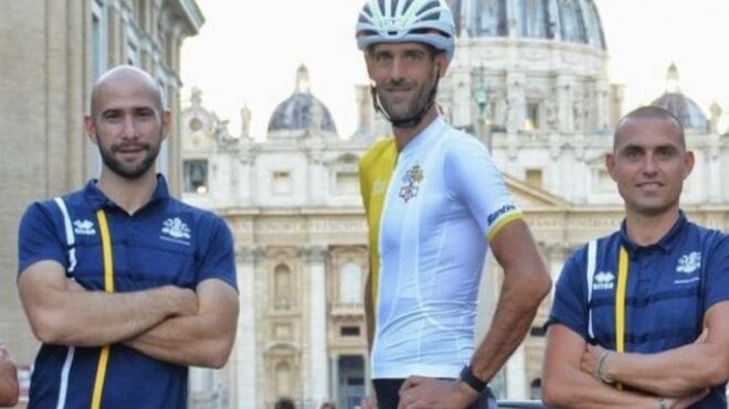 Rien Schuurhuis, 'el ciclista del Papa'