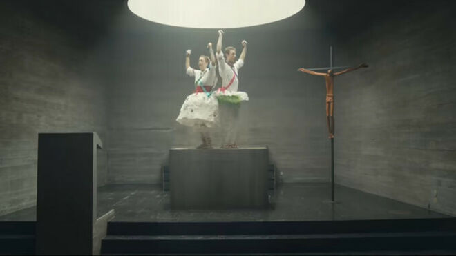 Una jota en el altar