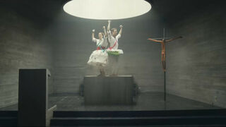 Una jota en el altar