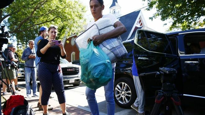 Migrantes llegan a Marthas Vineyard