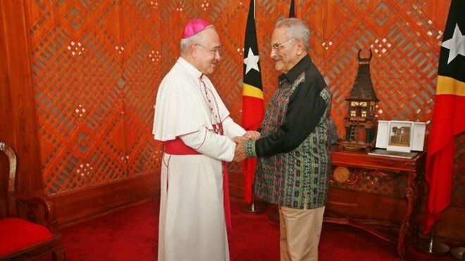Monseñor Peña Parracon el presidente Ramos Horta, Premio Nobel de la Paz