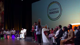 El Papa, en un acto de 'La Economía de Francisco' en Asís en 2022