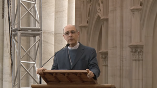 Monseñor Fernández durante el acto de adhesión al Papa
