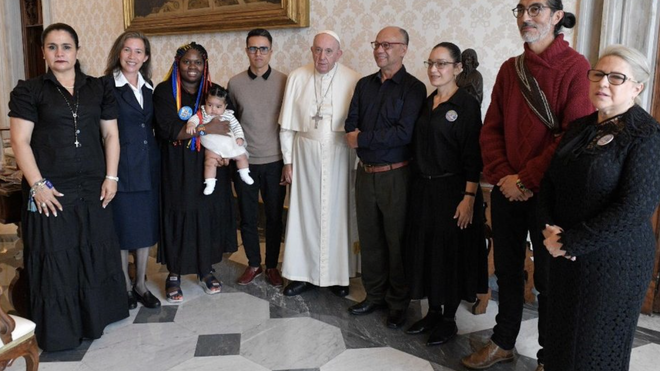 El Papa, con las víctimas del conflicto armado