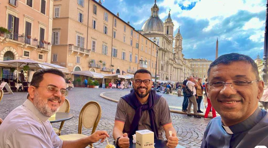 monseñor Damascena padre Delton y padre Arivaldo