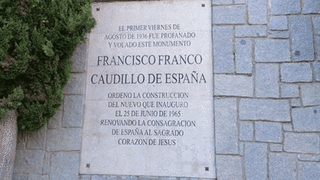 Placa franquista en el Cerro de los Ángeles