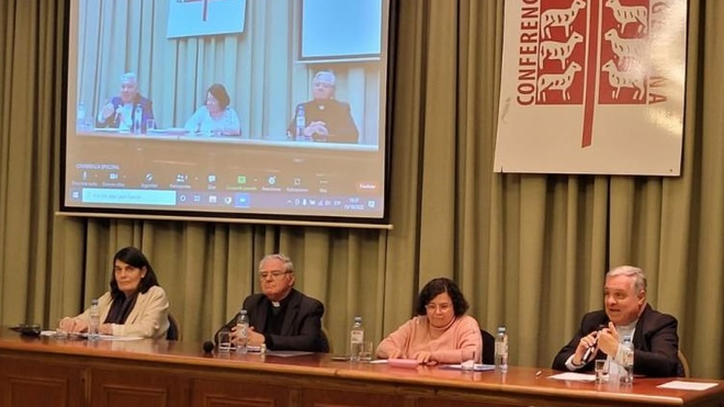 Presentación del documento sinodal en la sede episcopal