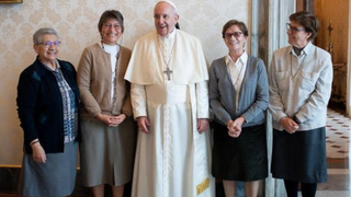 El Papa y las Hermanas Franciscanas de la Inmaculada