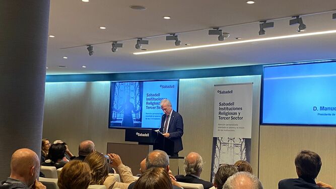 Manuel Bretón, durante su intervención en el Banco Sabadell