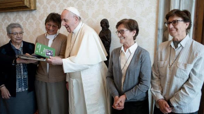 El Papa y las franciscanas